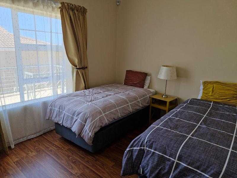 To Let 2 Bedroom Property for Rent in Heiderand Western Cape